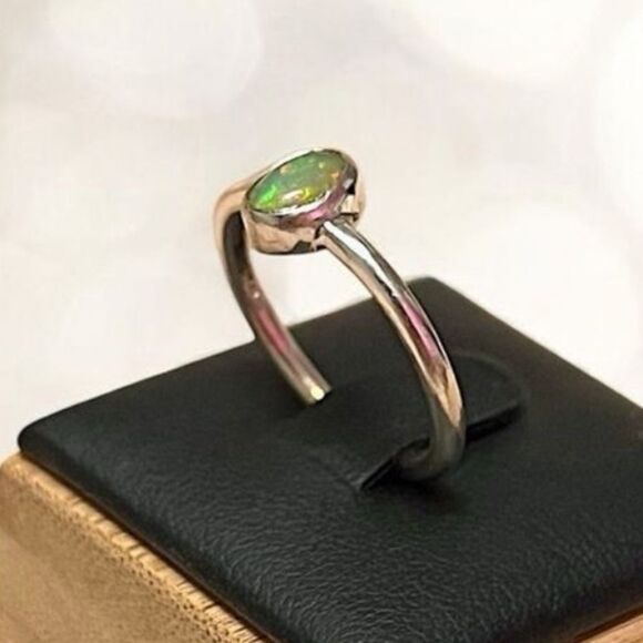 Artisan Made Genuine Ethiopian Opal Sterling Silver Ring Size 8 Brand New - Picture 6 of 10
